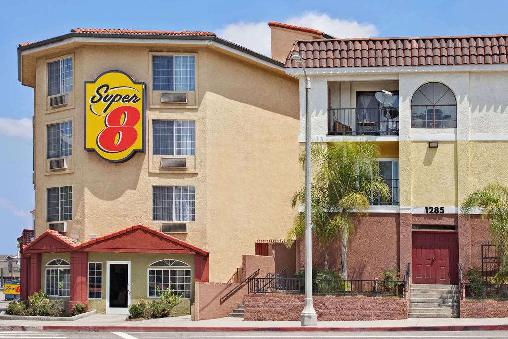 Super 8 Los Angeles Downtown CA Hotel Near Dodger Stadium